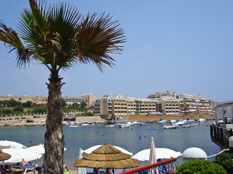 17 Blick zu den 5 Sterne Hotels.jpg